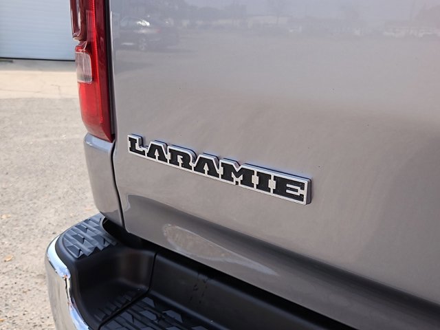 2022 Ram 1500 Laramie 2WD Crew Cab 5.7L V8 HEMI eTorqu