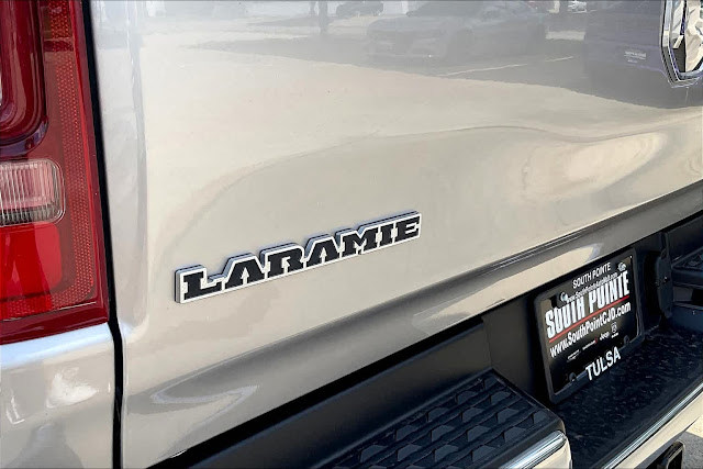 2022 Ram 1500 Laramie 4x4 Crew Cab 57 Box