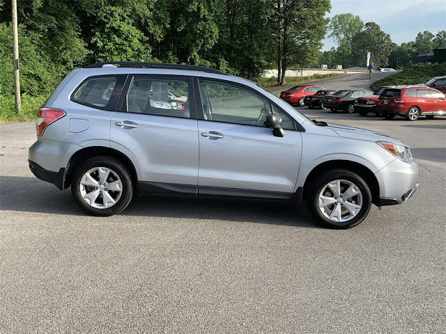 2016 Subaru Forester 2.5i