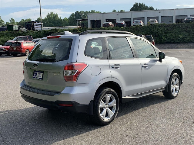 2016 Subaru Forester 2.5i