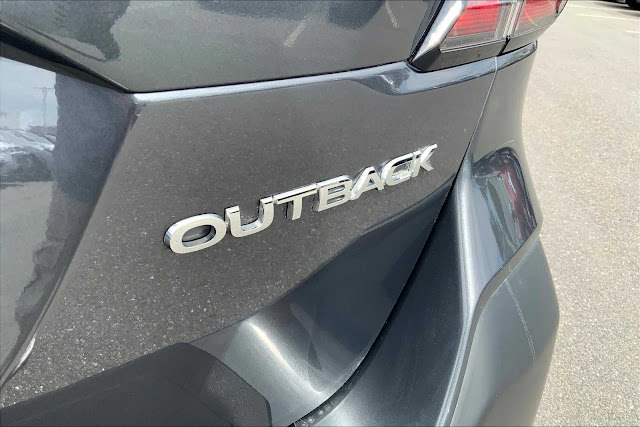 2022 Subaru Outback Base