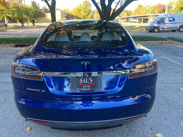 2015 Tesla Model S 4dr Sdn AWD 70D