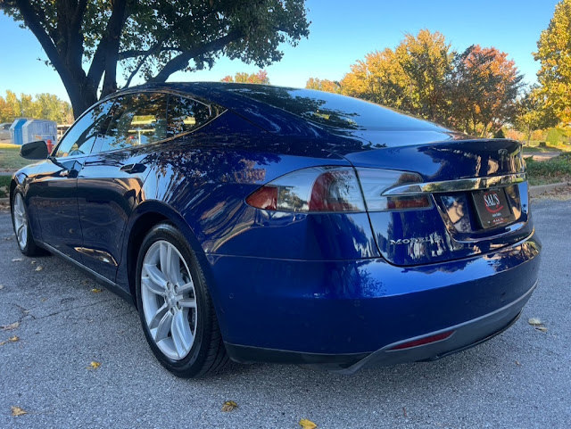 2015 Tesla Model S 4dr Sdn AWD 70D