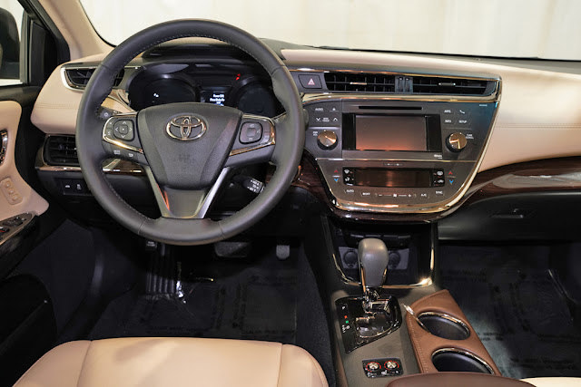 2013 Toyota Avalon Hybrid XLE Touring