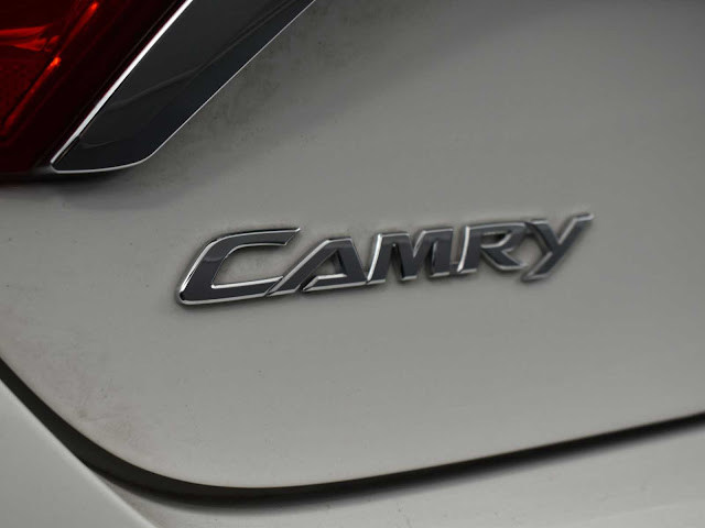 2017 Toyota Camry Hybrid LE