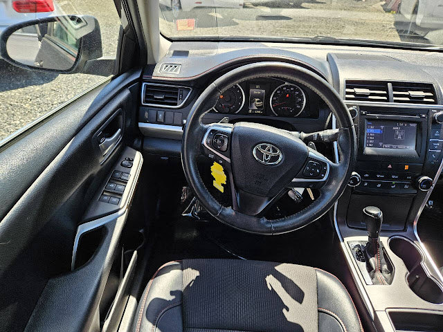 2016 Toyota Camry SE 4dr Sedan