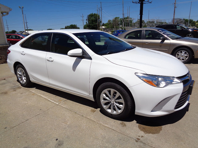 2015 Toyota Camry 4dr Sdn I4 Auto SE