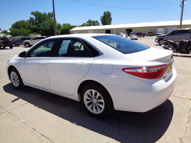 2015 Toyota Camry 4dr Sdn I4 Auto SE