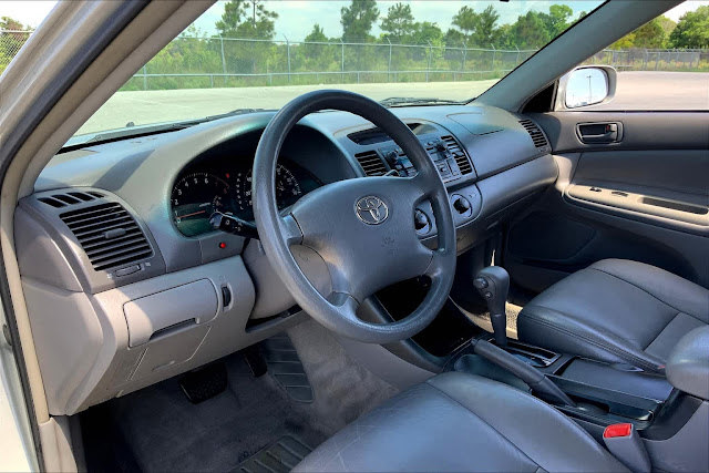 2004 Toyota Camry LE