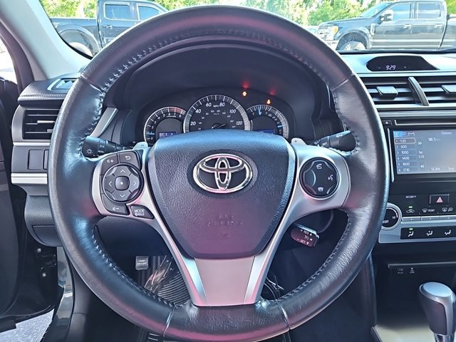 2014 Toyota Camry SE w/ Sunroof