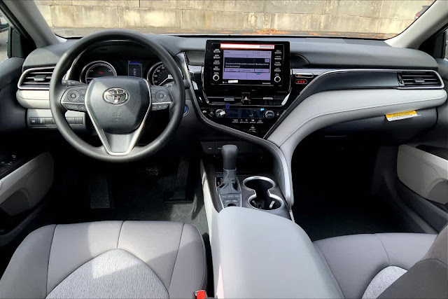 2024 Toyota Camry Hybrid LE