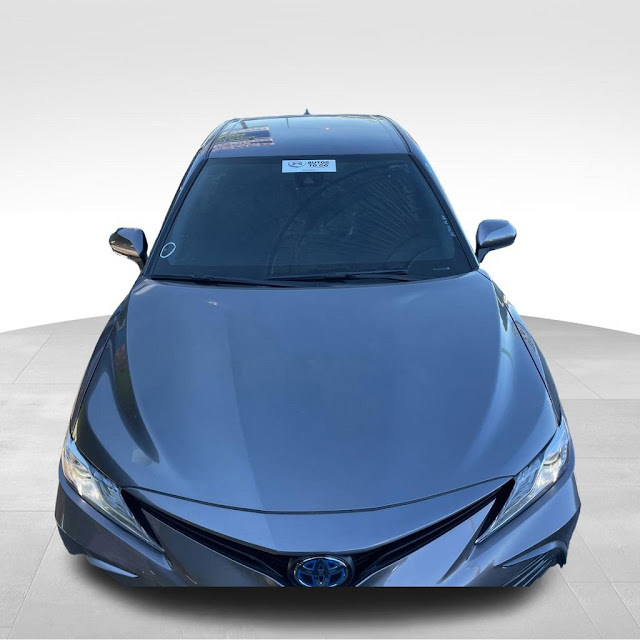 2022 Toyota Camry Hybrid XLE