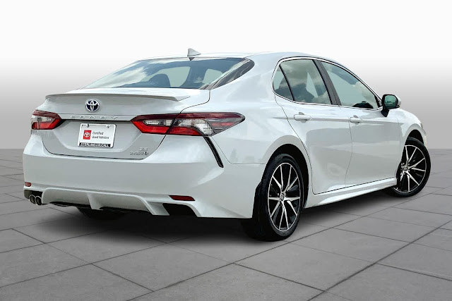 2024 Toyota Camry Hybrid SE