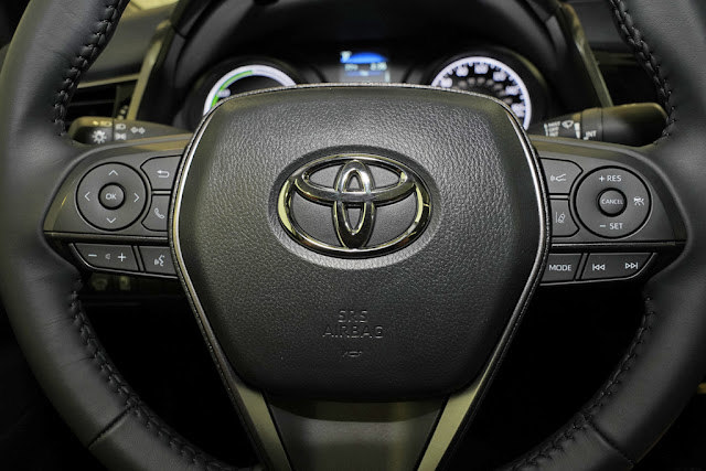 2024 Toyota Camry Hybrid SE
