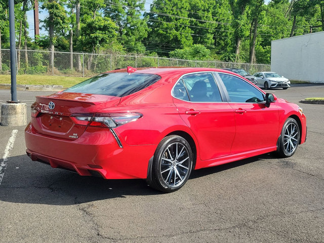 2024 Toyota Camry Hybrid SE