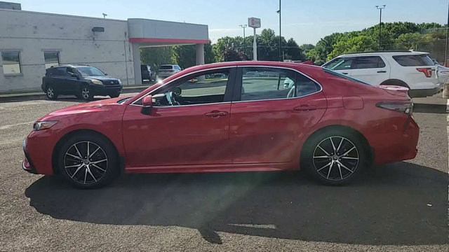 2024 Toyota Camry Hybrid SE