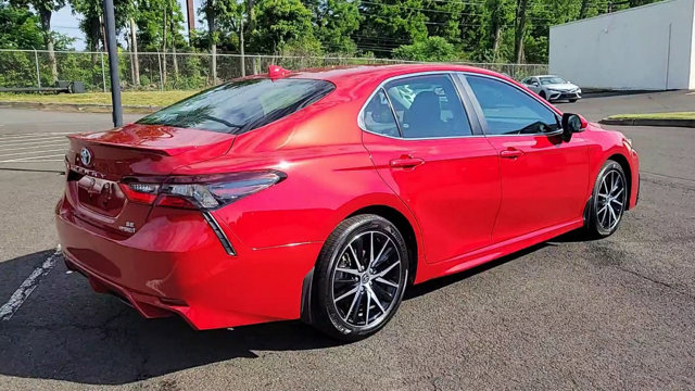 2024 Toyota Camry Hybrid SE