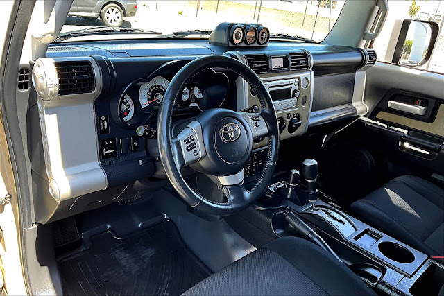 2014 Toyota FJ Cruiser SR