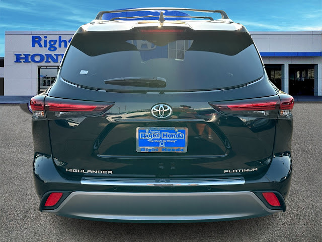 2024 Toyota Highlander Platinum