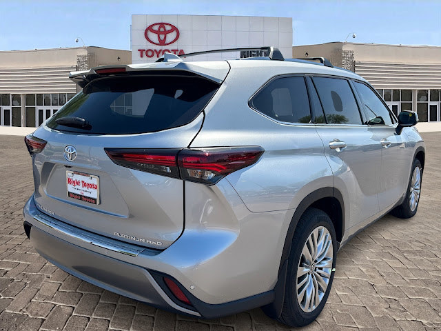 2024 Toyota Highlander Platinum