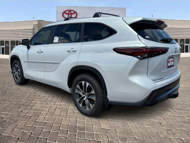 2024 Toyota Highlander XLE