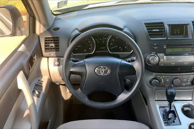 2011 Toyota Highlander Base