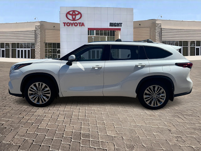 2023 Toyota Highlander Hybrid Platinum