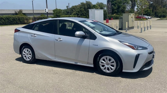 2021 Toyota Prius LE