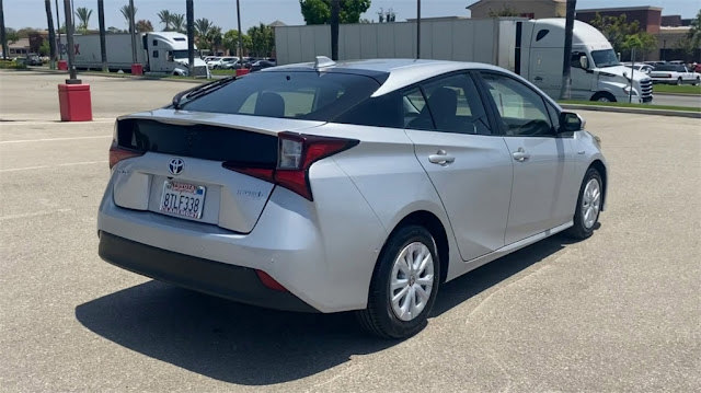 2021 Toyota Prius LE