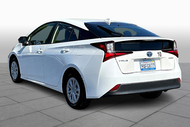 2022 Toyota Prius L Eco