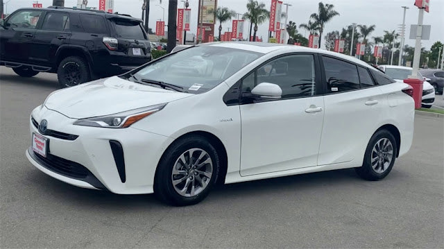 2020 Toyota Prius XLE