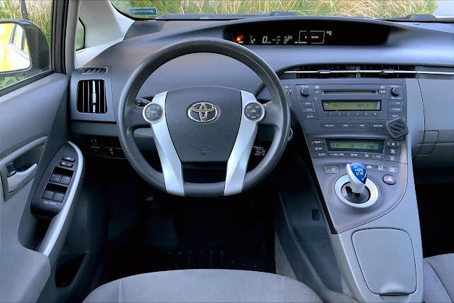 2010 Toyota Prius II