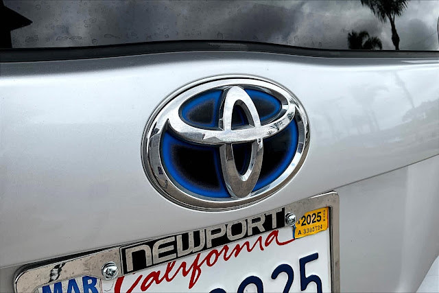 2012 Toyota Prius Two