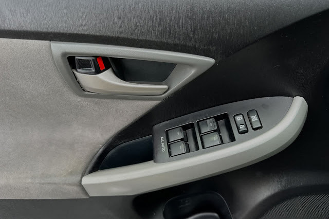 2012 Toyota Prius Plug-in ADVANCED
