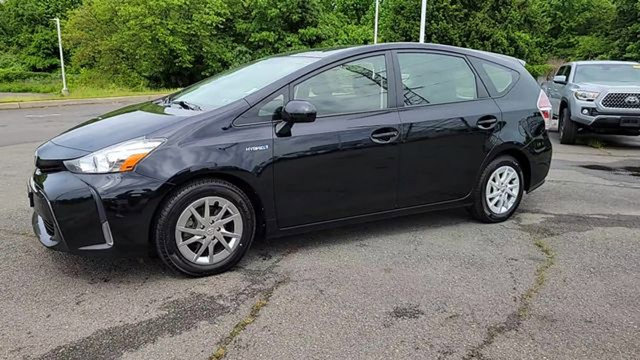 2015 Toyota Prius v Three