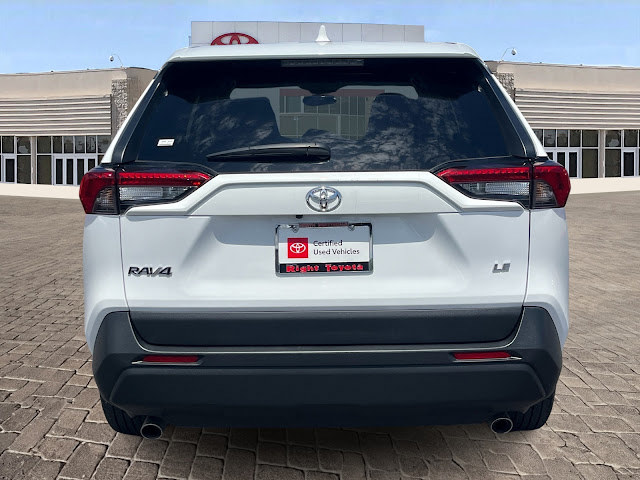 2022 Toyota RAV4 LE