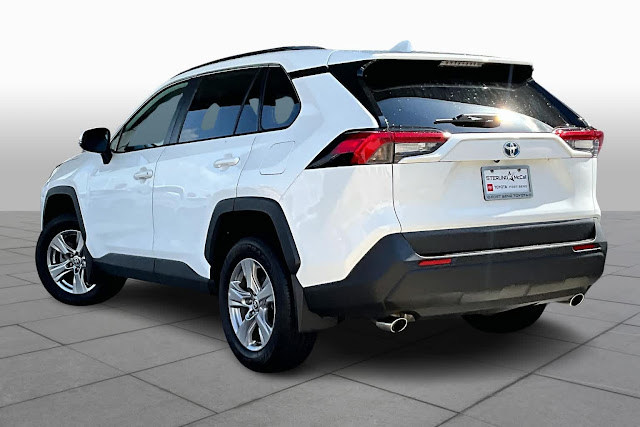 2022 Toyota RAV4 Hybrid XLE