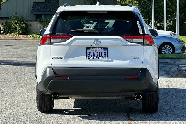 2021 Toyota RAV4 XLE