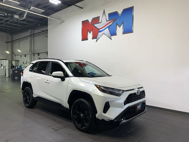 2022 Toyota RAV4 Hybrid SE