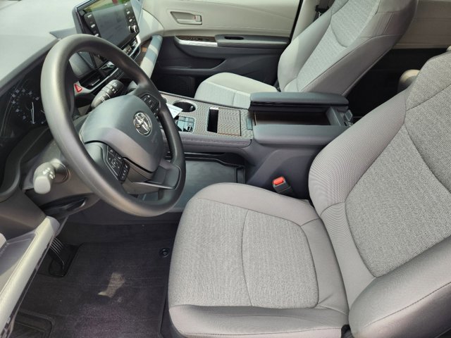 2024 Toyota Sienna LE