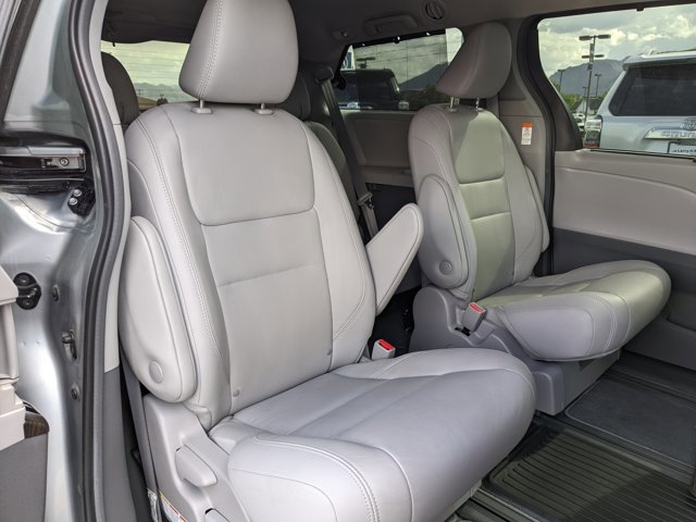 2018 Toyota Sienna XLE Premium