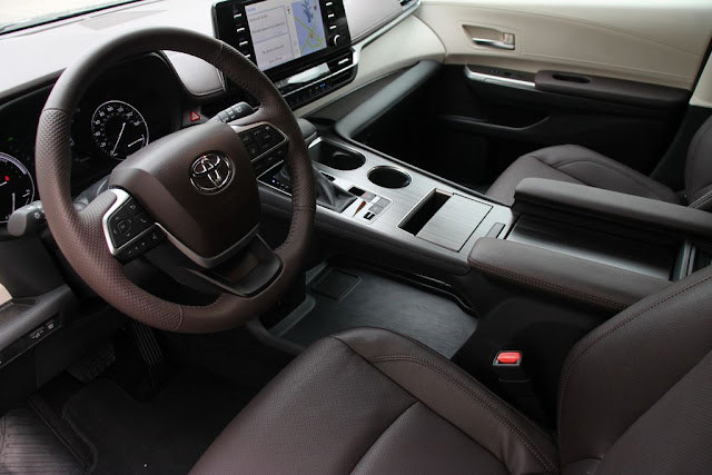 2023 Toyota Sienna Platinum