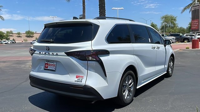 2023 Toyota Sienna XLE