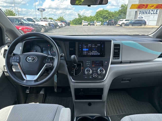 2016 Toyota Sienna L