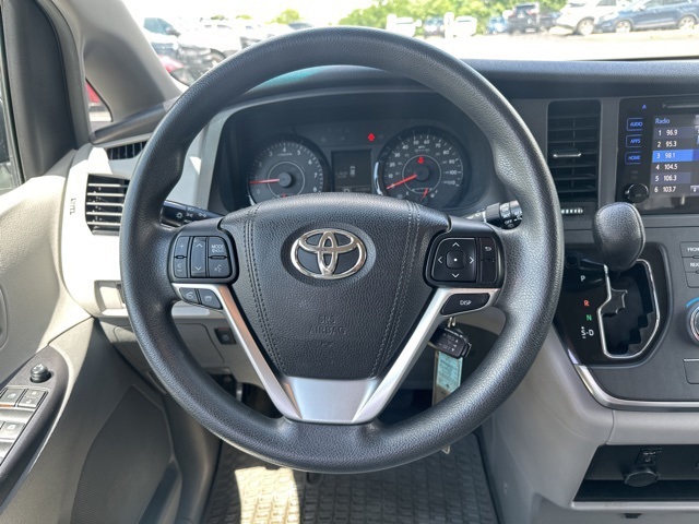 2016 Toyota Sienna L