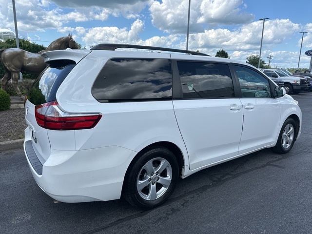 2016 Toyota Sienna L