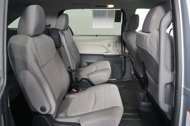 2023 Toyota Sienna LE