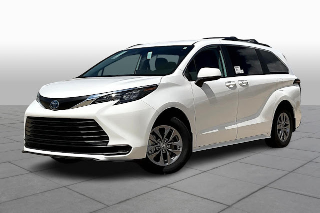 2024 Toyota Sienna LE