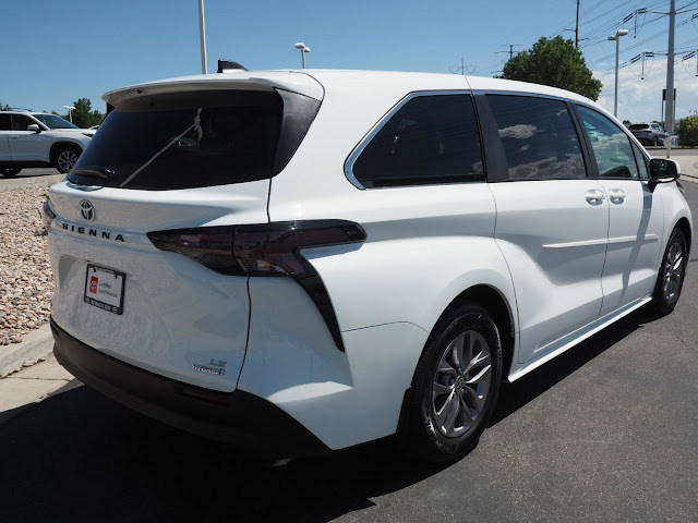 2023 Toyota Sienna LE 8 Passenger