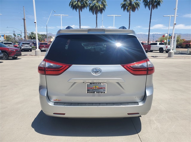 2020 Toyota Sienna LE